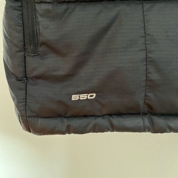 North Face 550 Down Vest in Men’s LG - Picture 3 of 5